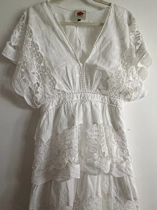 FARM Rio Off White Lace Richelieu Embroidered Tiered V-Neck Midi Dress - Picture 5 of 8